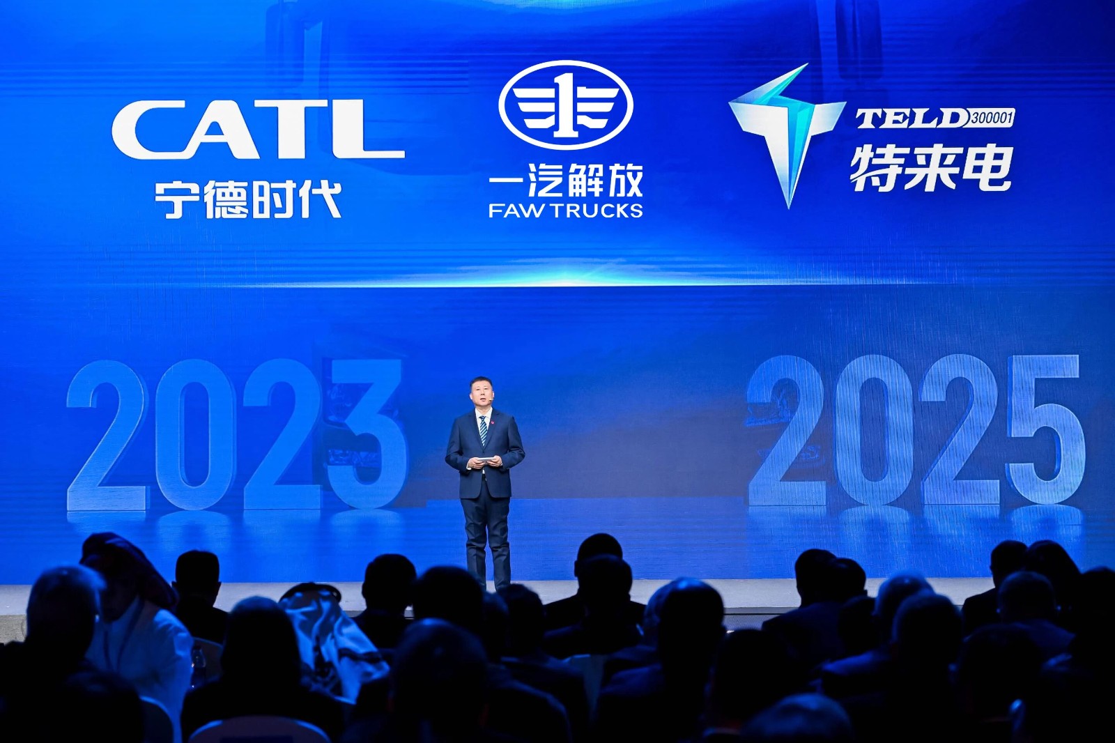 1765765370923218.jpg 44.jpg